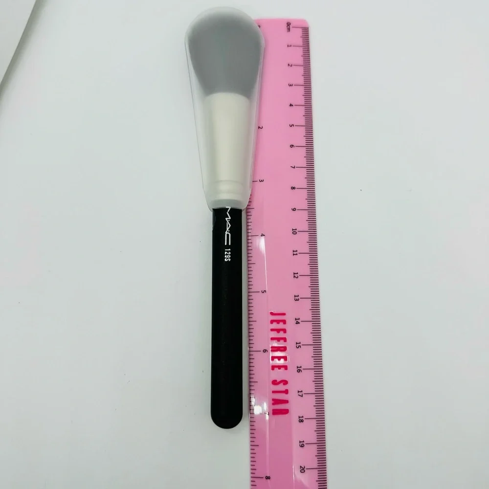 Mac 129S Powder/Blush Makeup Brush Synthetic Bristles Brand New Authentic